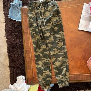 Camouflage pants from hollister. Ultra hight rise.